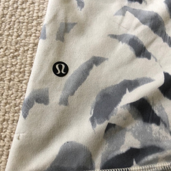 Lululemon tank - Picture 3 of 5